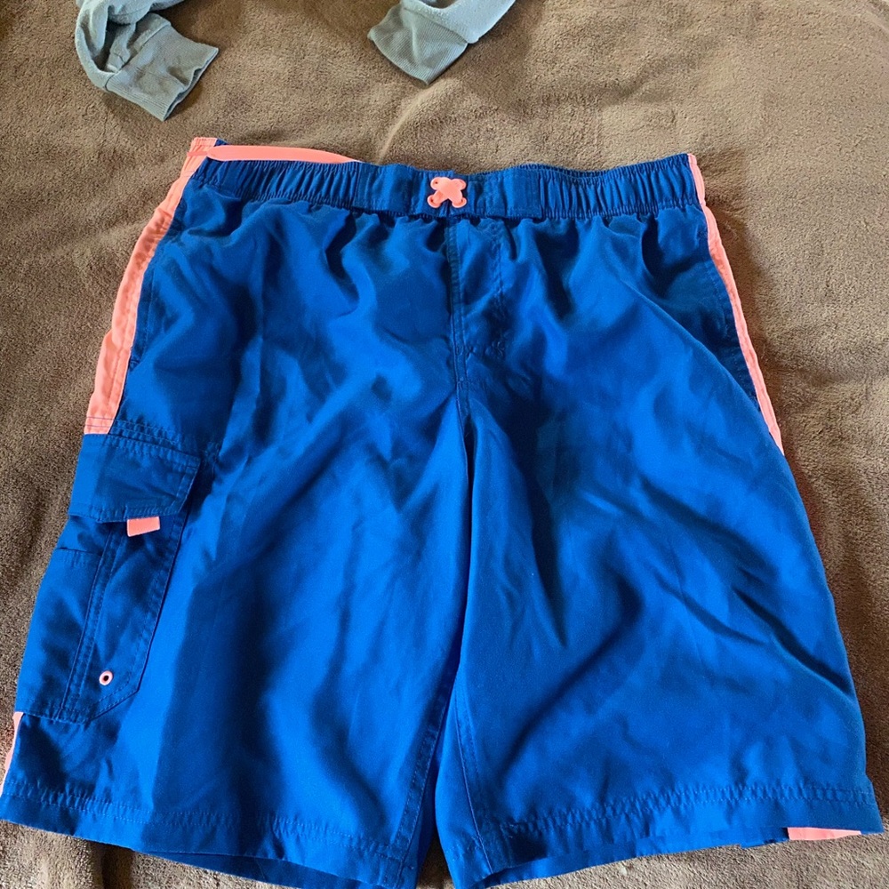 men’s swim trunks
